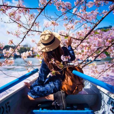 Woman-canoe-magnolia-tree